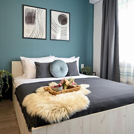 Old Town Charm - Modern & Comfortable Accommodation In The Heart Of The City Bükreş Dış mekan fotoğraf
