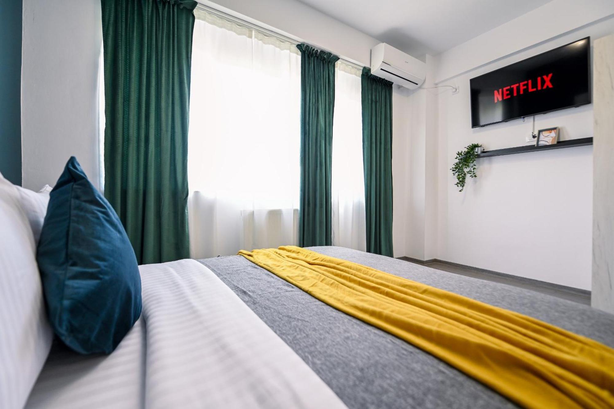 Old Town Charm - Modern & Comfortable Accommodation In The Heart Of The City Bükreş Dış mekan fotoğraf