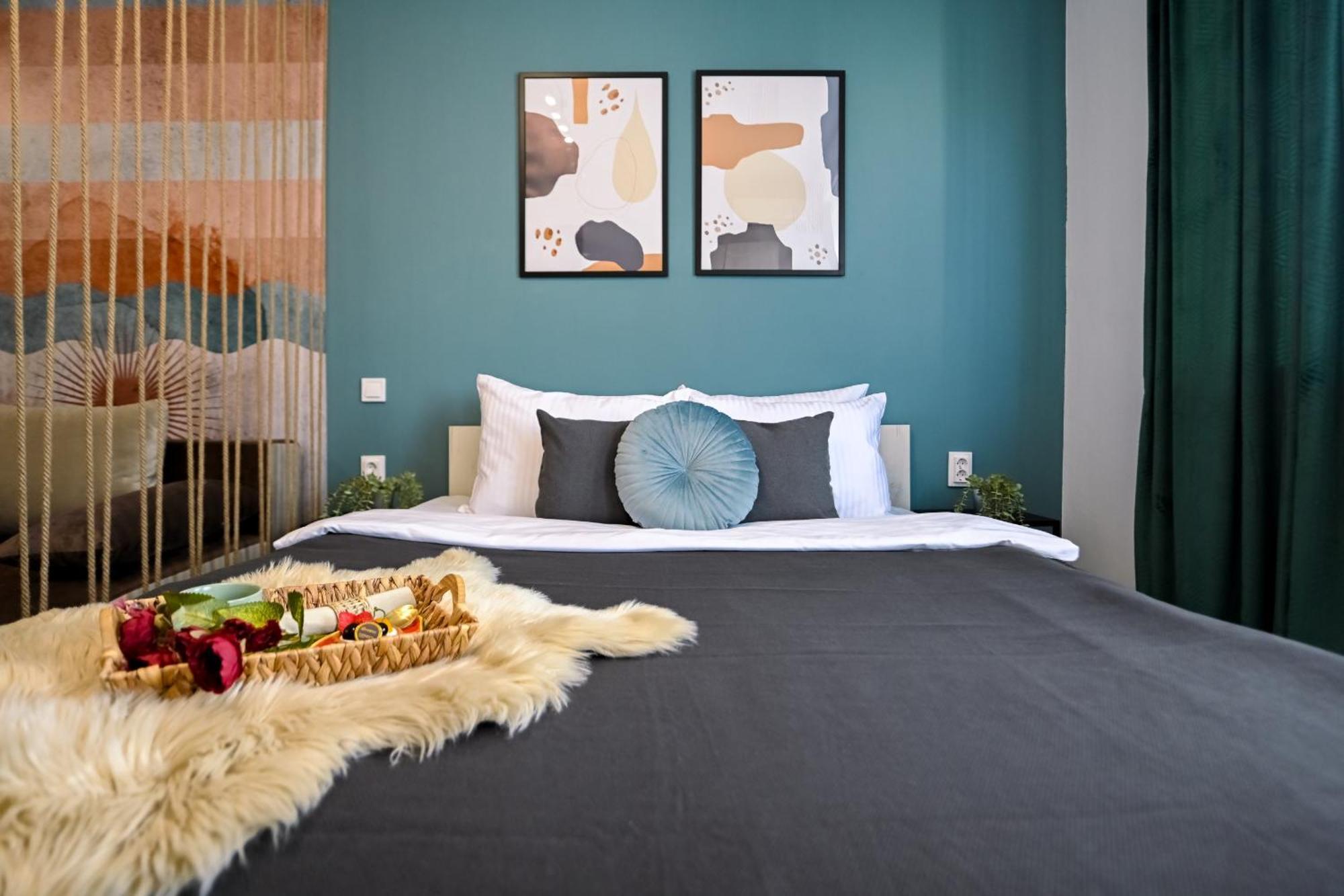 Old Town Charm - Modern & Comfortable Accommodation In The Heart Of The City Bükreş Dış mekan fotoğraf