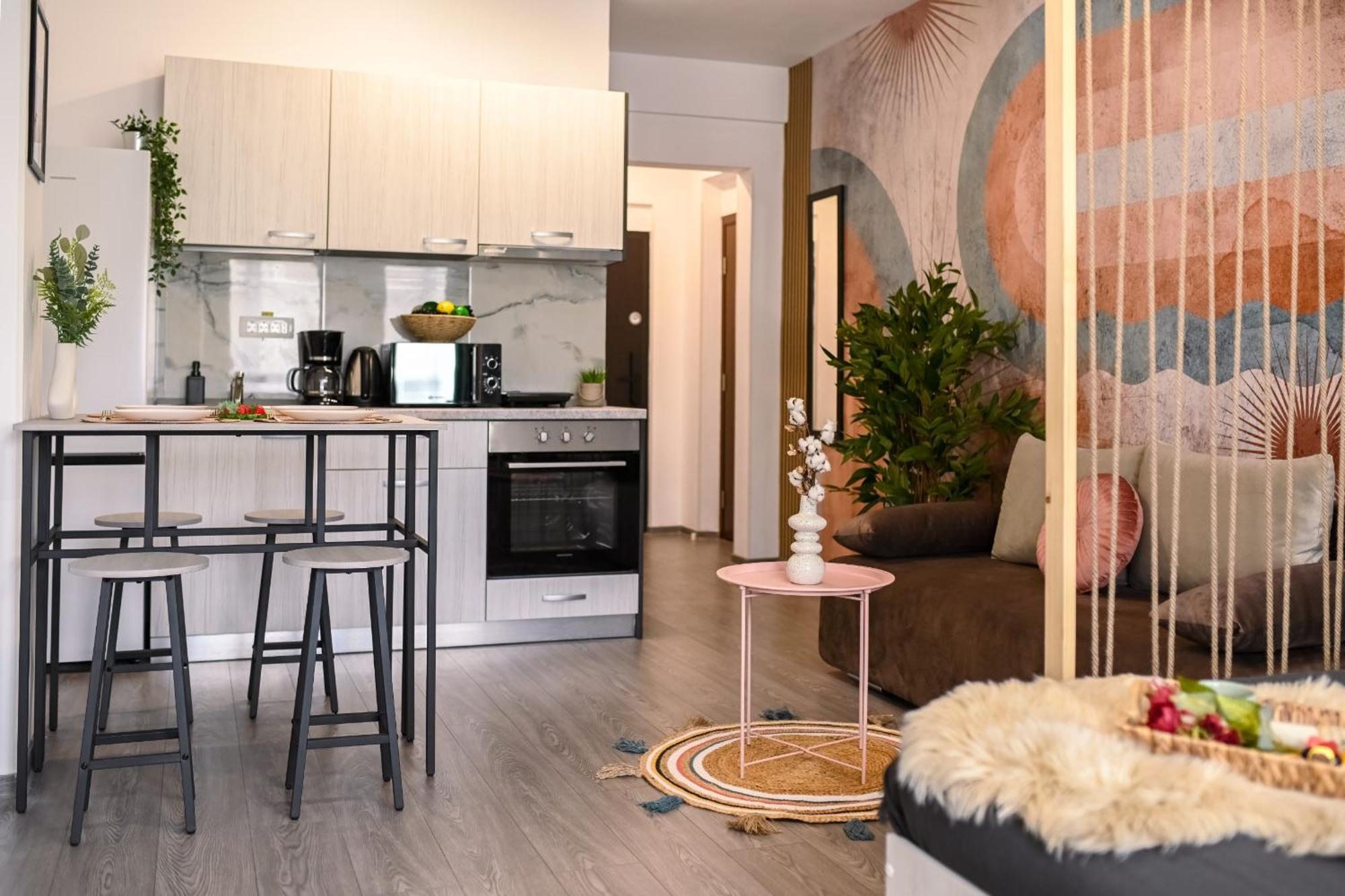 Old Town Charm - Modern & Comfortable Accommodation In The Heart Of The City Bükreş Dış mekan fotoğraf